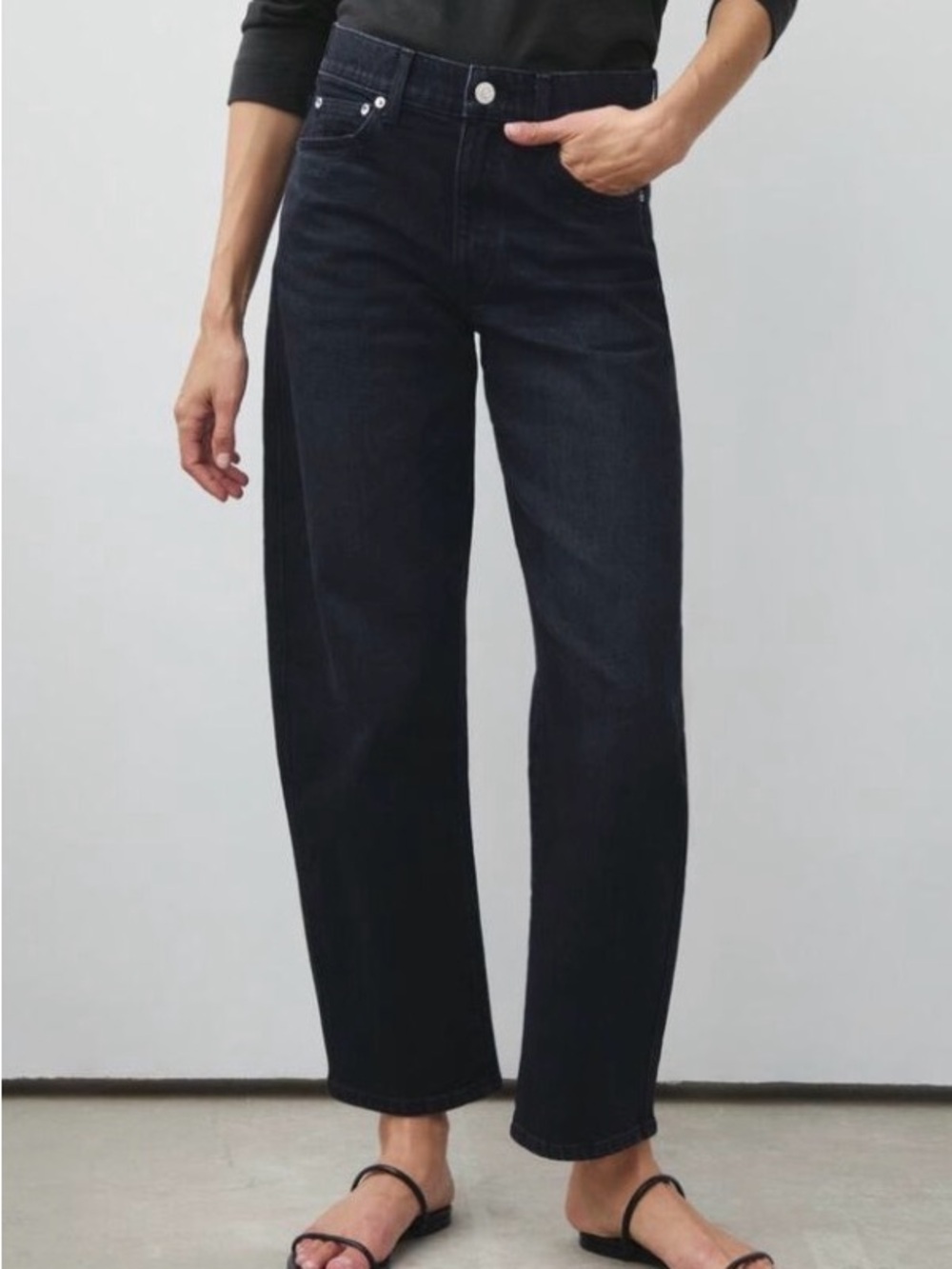 AYR The Knockout Barrel Leg Jean in Film Noir Black Size 26